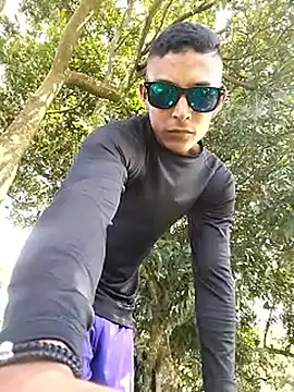 Snapshot of Demiansteven2 chatting on 11.18.25 Demiansteven2 online show from 11.18.25