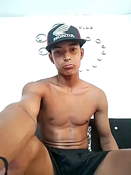 Snapshot of Demiansteven2 chatting on 11.24.25 Demiansteven2 online show from 11.24.25