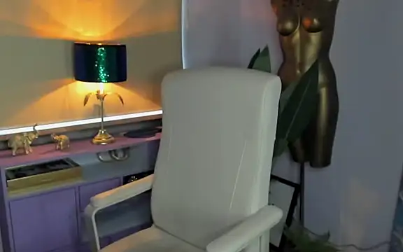 Snapshot of sarah_perfect chatting on 10.05.25 sarah perfect online show from 10.05.25