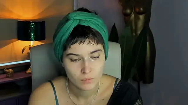 Snapshot of sarah_perfect chatting on 10.06.25 sarah perfect online show from 10.06.25