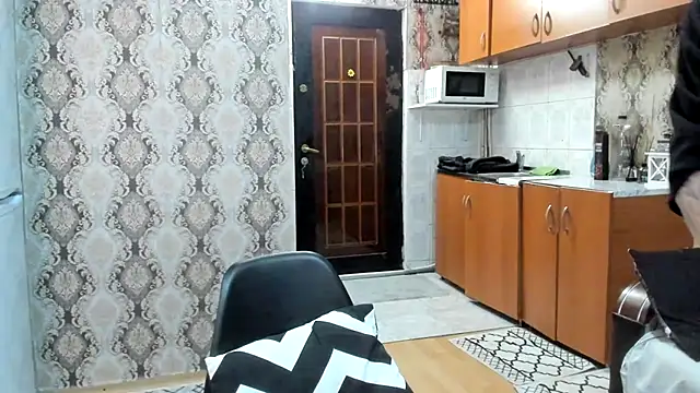 Snapshot of Jonmusclemaster chatting on 11.05.25 Jonmusclemaster online show from 11.05.25