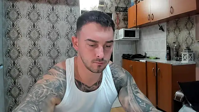 Snapshot of Jonmusclemaster chatting on 11.06.25 Jonmusclemaster online show from 11.06.25