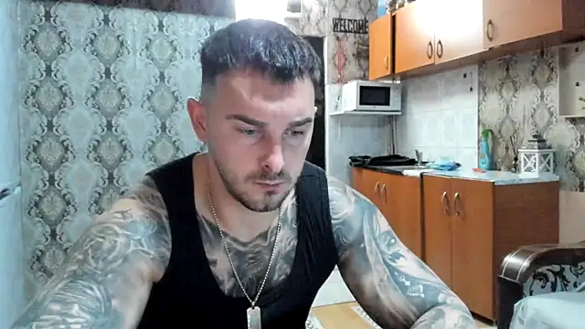 Snapshot of Jonmusclemaster chatting on 11.29.25 Jonmusclemaster online show from 11.29.25