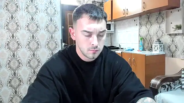 Snapshot of Jonmusclemaster chatting on 12.02.25 Jonmusclemaster online show from 12.02.25