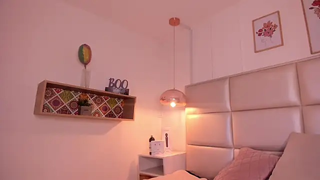 Aily Yozuko online show from 02.04.25