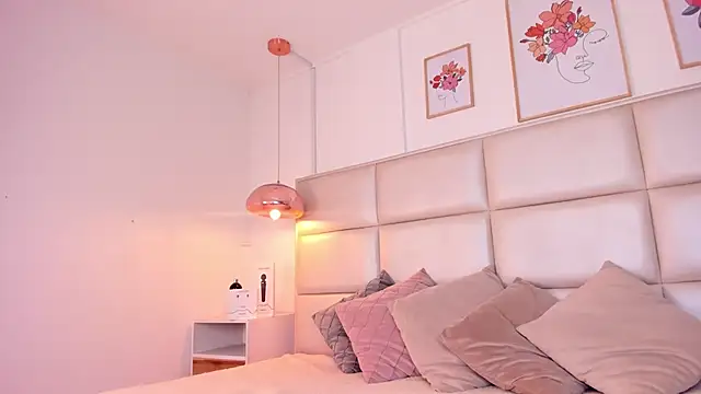 Aily Yozuko online show from 02.18.25