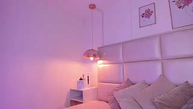 Aily Yozuko online show from 03.20.25