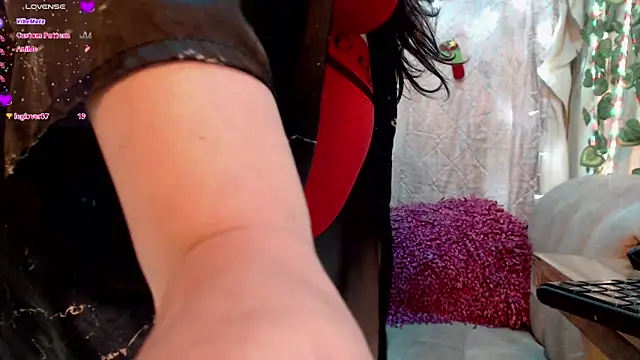 nicollejordan1 online show from 12.21.24