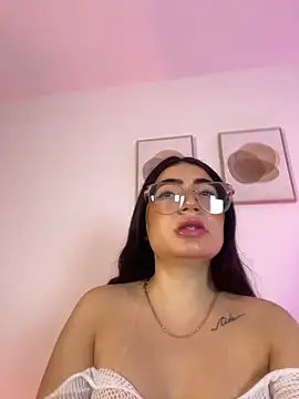 Snapshot of Mia_222 chatting on 05.08.26 Mia 222 online show from 05.08.26