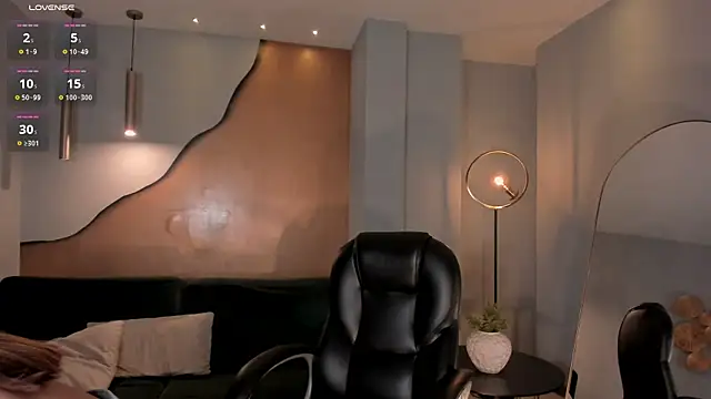 CarolineGraceX online show from 01.15.25