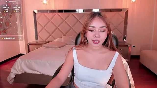 CarolineGraceX online show from 03.20.25