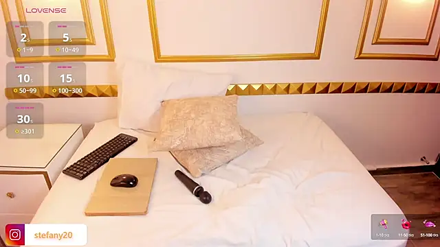 amor smith  online show from 03.19.25