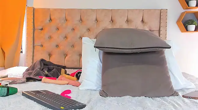 Anya Texas online show from 03.15.25