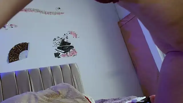 Sexylove 1977 online show from 11.22.25