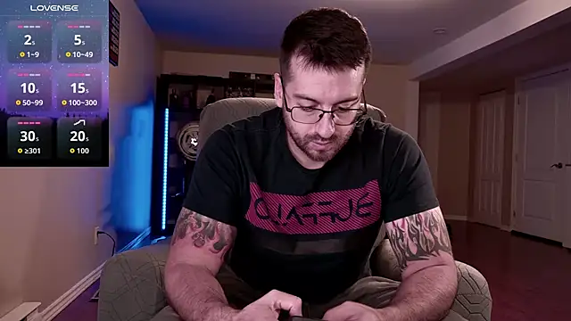 Snapshot of JayXCee_Official chatting on 11.17.25 JayXCee Official online show from 11.17.25