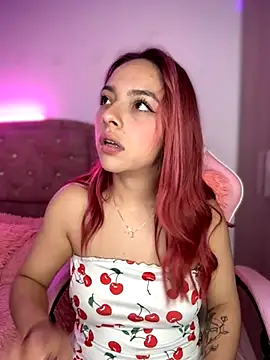 Snapshot of YovngBaby chatting on 11.02.25 YovngBaby online show from 11.02.25