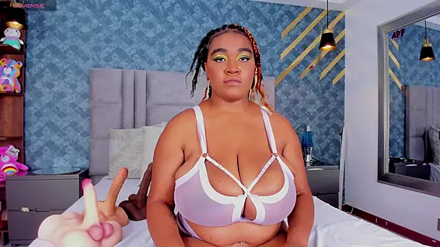 NiiaMoore online show from 06.22.26