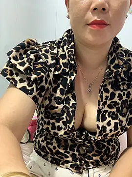 Snapshot of Baby-bigtits chatting on 03.08.25 Baby-bigtits online show from 03.08.25