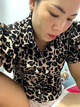 Snapshot of Baby-bigtits chatting on 11.17.25 Baby-bigtits online show from 11.17.25