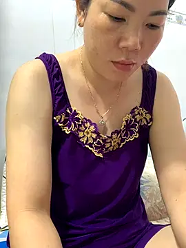 Snapshot of Baby-bigtits chatting on 11.25.25 Baby-bigtits online show from 11.25.25