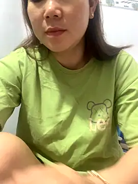 Baby-bigtits online show from 12.04.25