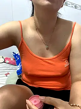 Snapshot of Baby-bigtits chatting on 12.13.25 Baby-bigtits online show from 12.13.25