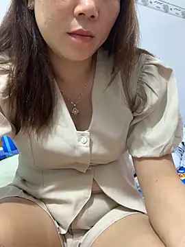 Snapshot of Baby-bigtits chatting on 12.14.25 Baby-bigtits online show from 12.14.25