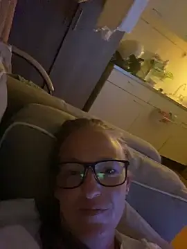 KikiDenhaag online show from 07.18.26