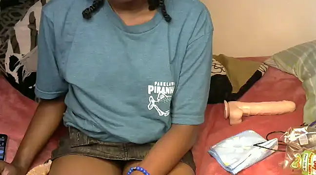 Snapshot of sweet_rozie chatting on 03.08.25 sweet rozie online show from 03.08.25