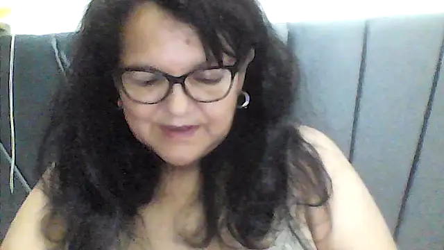 kassandra02 online show from 10.23.25