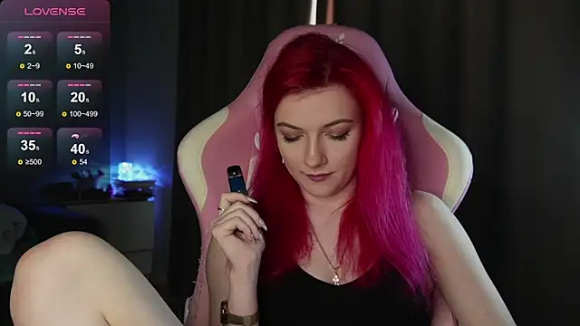 Snapshot of joyhannahh chatting on 11.25.25 joyhannahh online show from 11.25.25