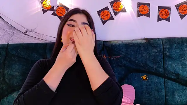 AgathaLynx online show from 10.30.25