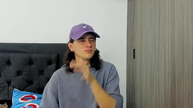 Snapshot of alex_connorr chatting on 01.04.25 alex connorr online show from 01.04.25