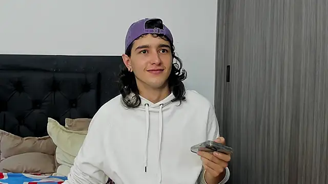 Snapshot of alex_connorr chatting on 01.08.25 alex connorr online show from 01.08.25