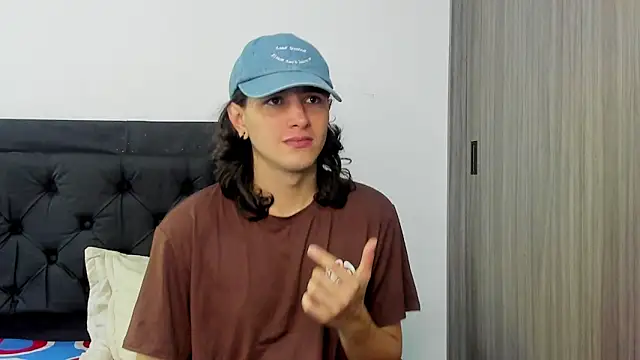 Snapshot of alex_connorr chatting on 01.11.25 alex connorr online show from 01.11.25