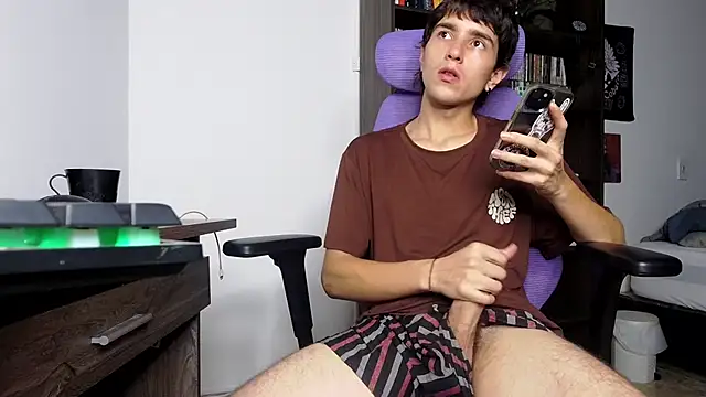 Snapshot of alex_connorr chatting on 10.09.25 alex connorr online show from 10.09.25