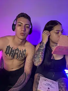 Snapshot of aliensexy chatting on 12.13.24 aliensexy online show from 12.13.24