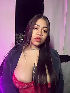 Snapshot of aliensexy chatting on 01.24.25 aliensexy online show from 01.24.25