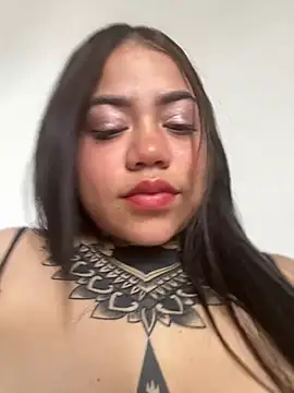 Snapshot of aliensexy chatting on 02.07.25 aliensexy online show from 02.07.25