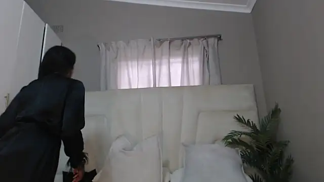 naughtyblackdolie online show from 01.11.25