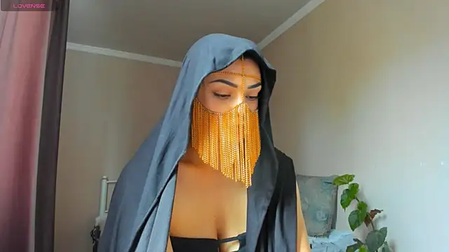 Snapshot of _cleopattra_ chatting on 10.12.25  cleopattra  online show from 10.12.25