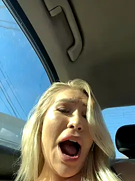 DreamPussyy online show from 10.25.25