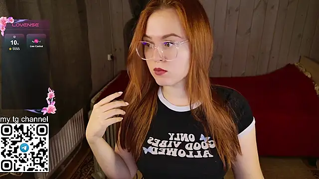 Snapshot of Lila_Pitt chatting on 01.05.25 Lila Pitt online show from 01.05.25