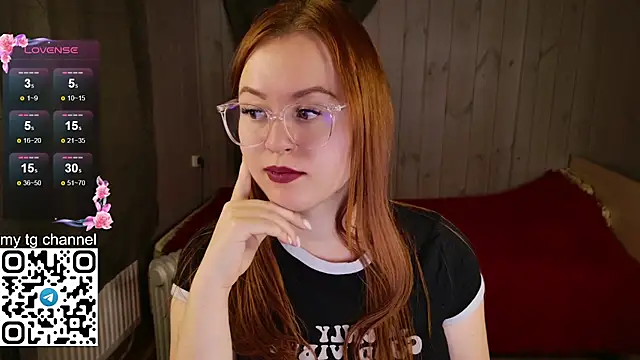 Snapshot of Lila_Pitt chatting on 01.05.25 Lila Pitt online show from 01.05.25