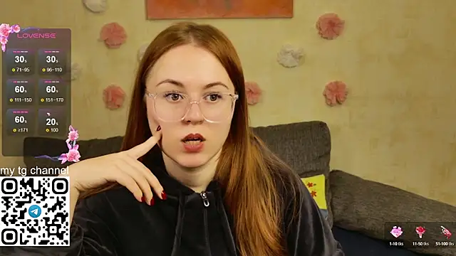 Snapshot of Lila_Pitt chatting on 03.10.25 Lila Pitt online show from 03.10.25