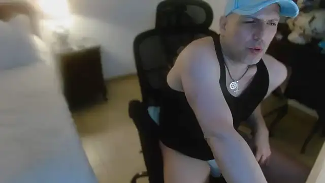 Snapshot of slzypvtpig chatting on 01.10.26 slzypvtpig online show from 01.10.26