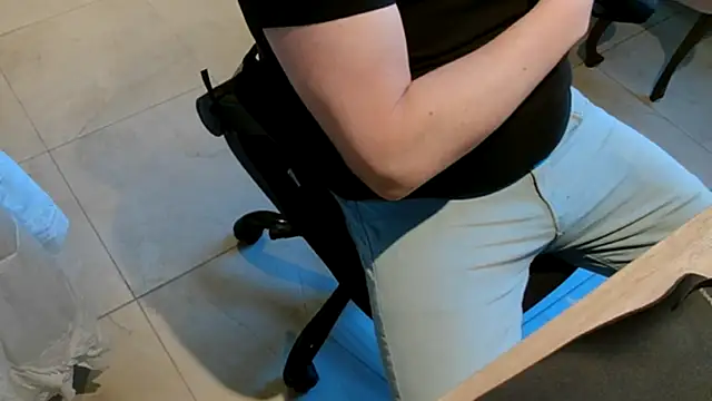 Snapshot of slzypvtpig chatting on 02.08.26 slzypvtpig online show from 02.08.26