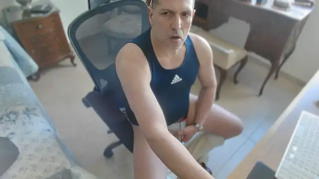 Snapshot of slzypvtpig chatting on 02.26.26 slzypvtpig online show from 02.26.26