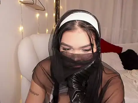 Snapshot of Daisy_20x_ chatting on 10.20.25 Daisy 20x  online show from 10.20.25