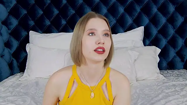 LiliLinn online show from 02.21.25